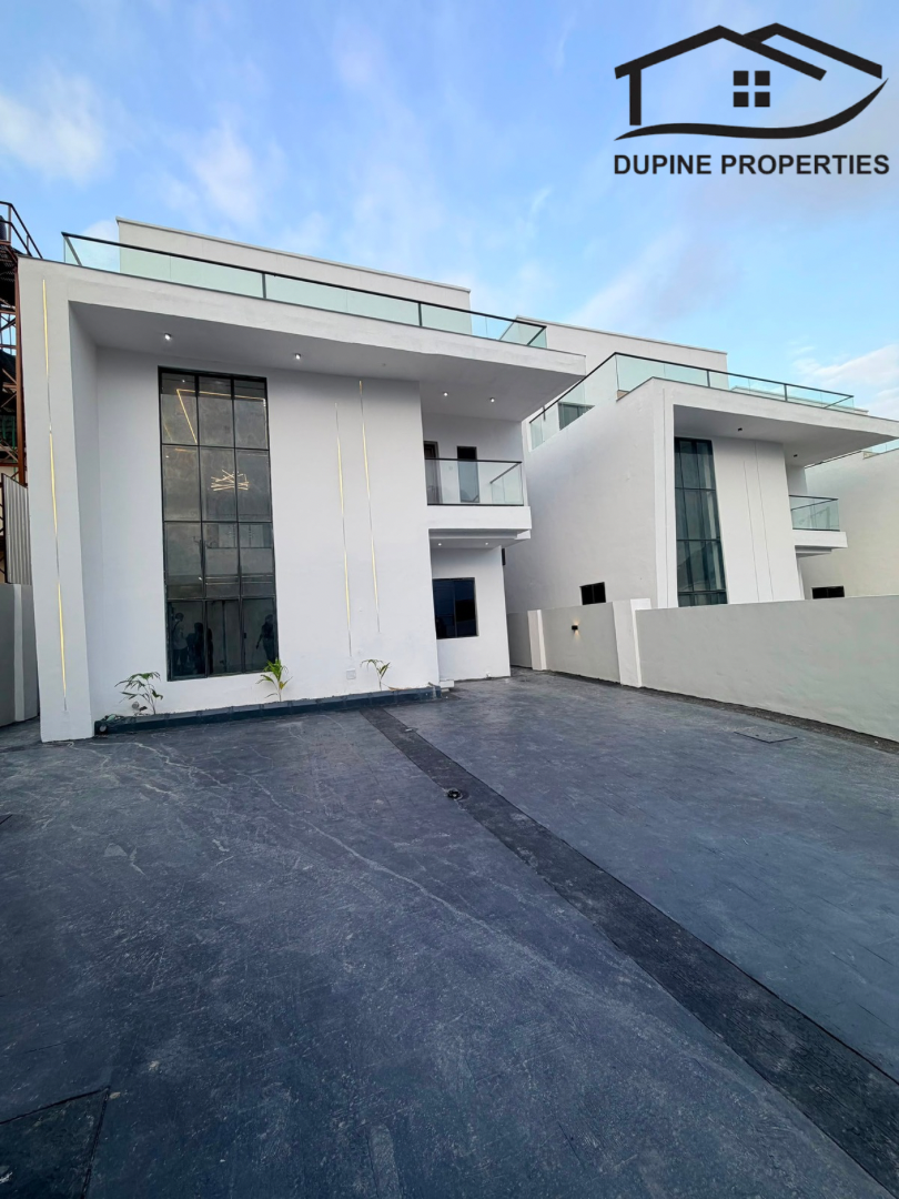 Exterior view of a 4 - bedroom detached duplex at Calton Gate
